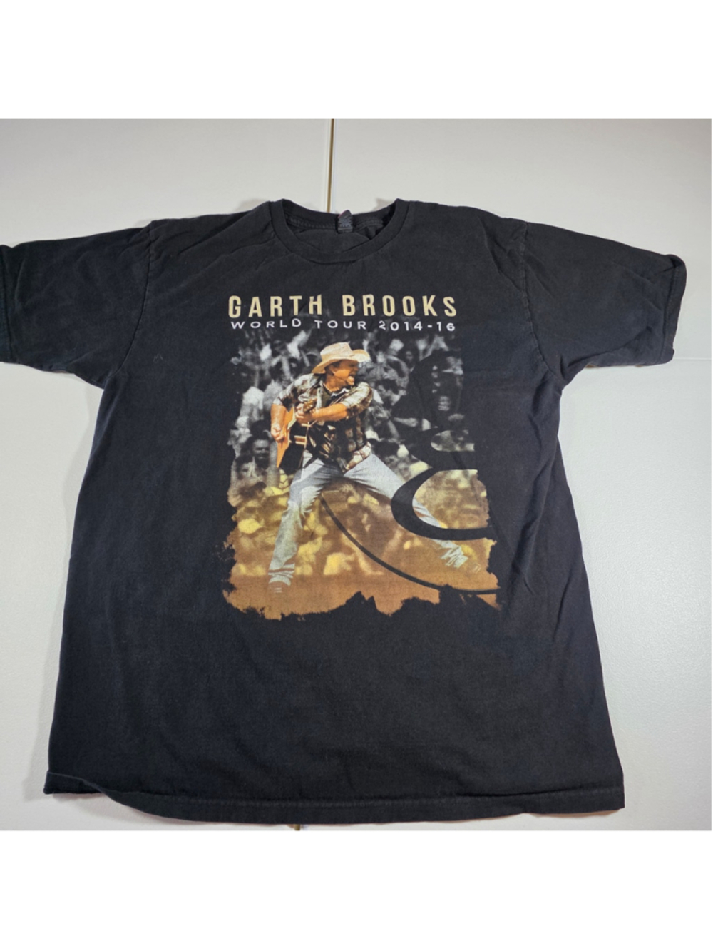 Men's Garth Brooks World Tour 2014-16 Graphic T-Shirt Black Size L